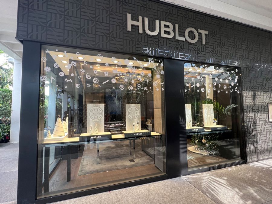 Hublot · Retail barricade