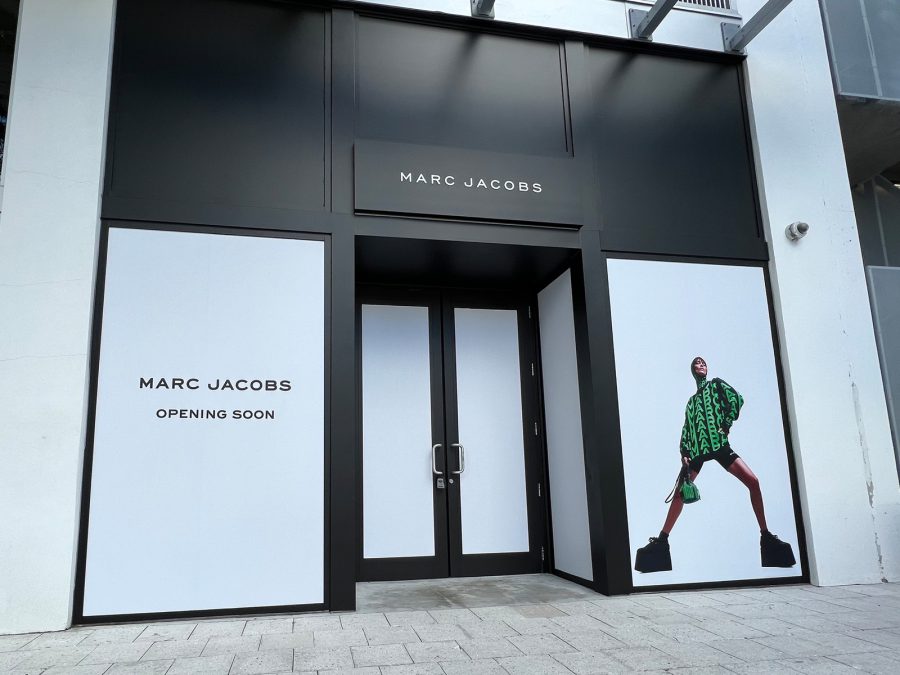 Marc Jacobs · Retail barricade